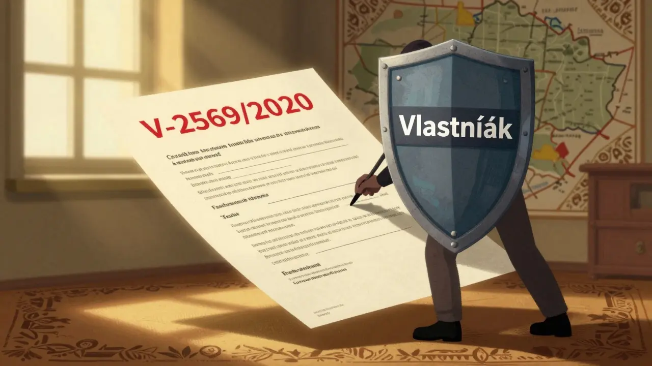 Falešný převod vlastnictví blokován ochranným štítem s nápisem 'Vlastník', na pozadí katastrální mapa s číslem řízení.